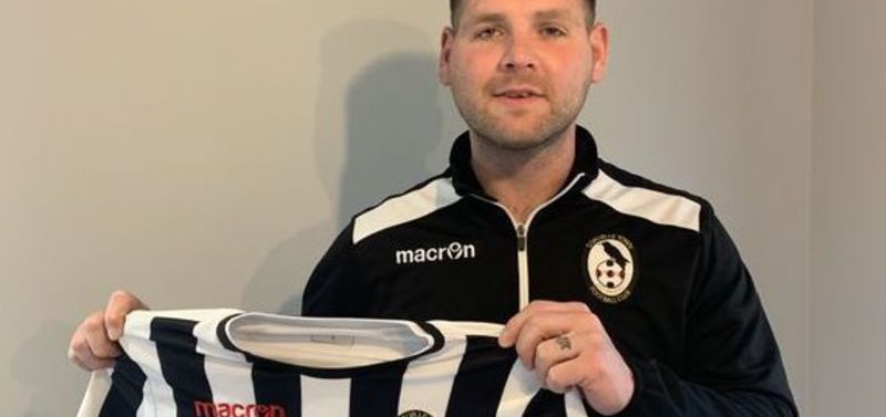 Billy Kee signs