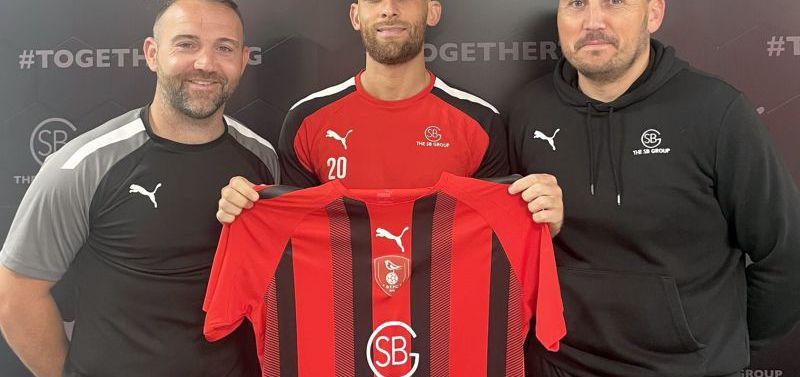 Liam Ferdinand signs