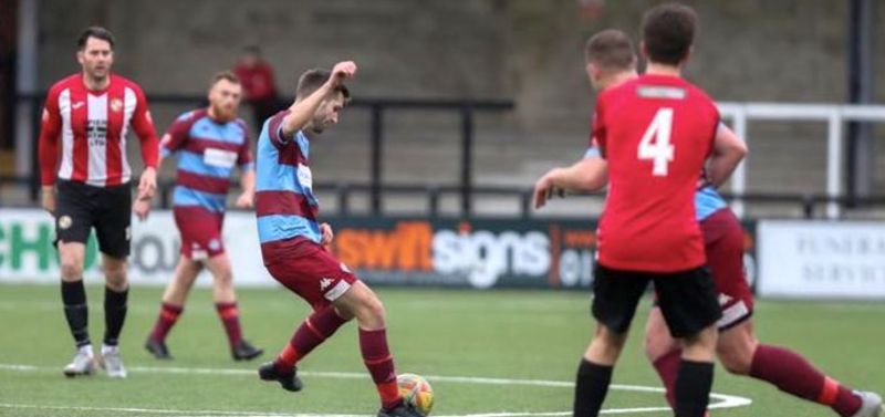 Cribbs v Hamworthy United (Photo: Phillip Standfield)