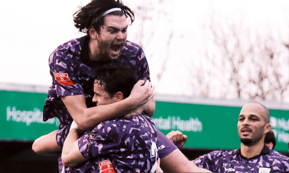 HANWELL TOWN | WAIGHT A MINUTE